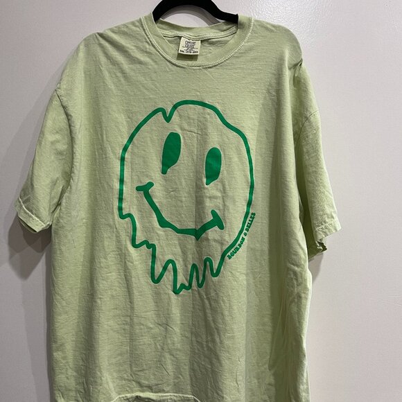 Bourbon & Belles Smiley Tee - Picture 1 of 1